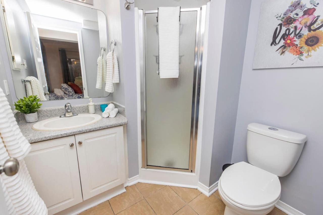 Modern Studio W King Bed - Central Ottawa Exterior photo